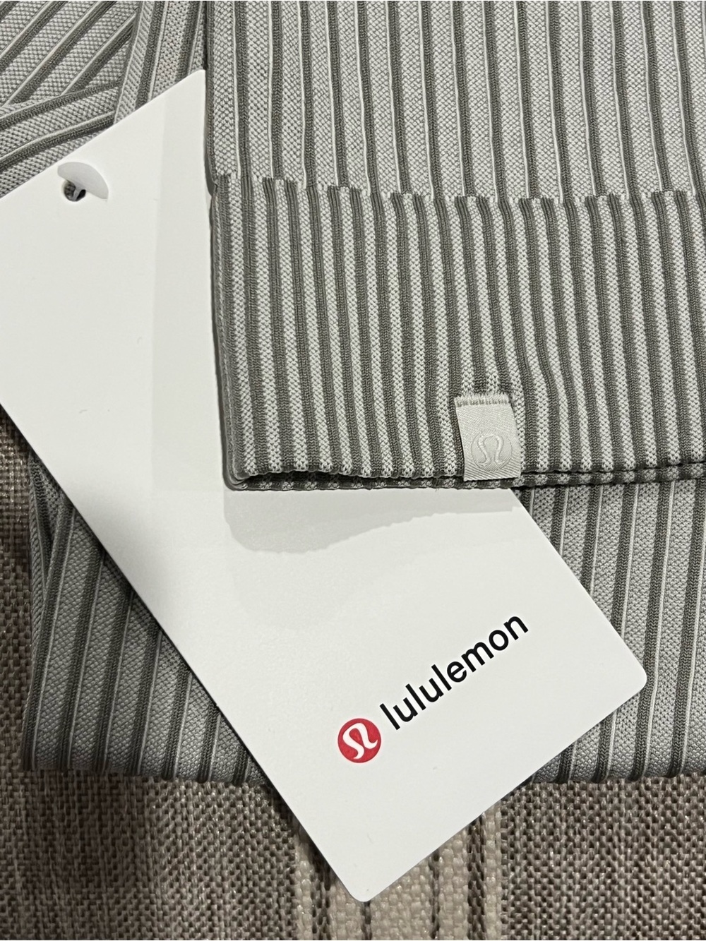 NWT LULULEMON REST LESS PULLOVER - Picture 5 of 5